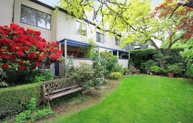 Beautifully Renovated 3 Bedroom Condo in the Heart of Lake Oswego