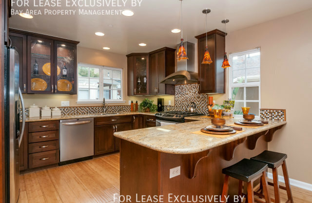 1004 E 5 AVE