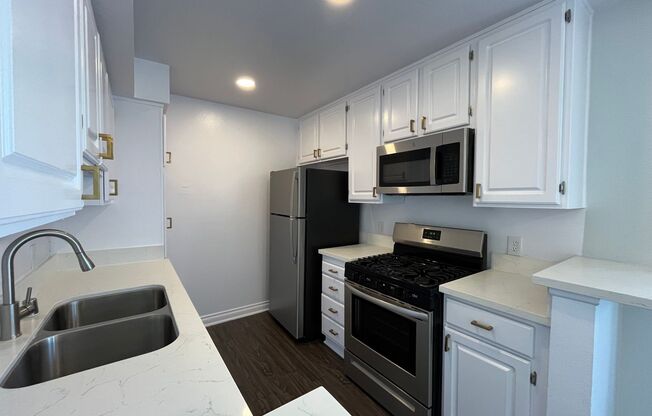 2 beds, 2 baths, 1,200 sqft, $2,648, Unit 112