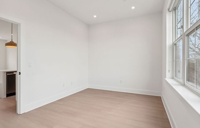 1 bed, 1 bath, 680 sqft, $1,833, Unit 201