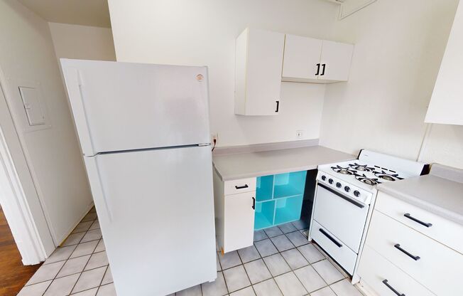 Studio, 1 bath, 332 sqft, $1,350, Unit 203