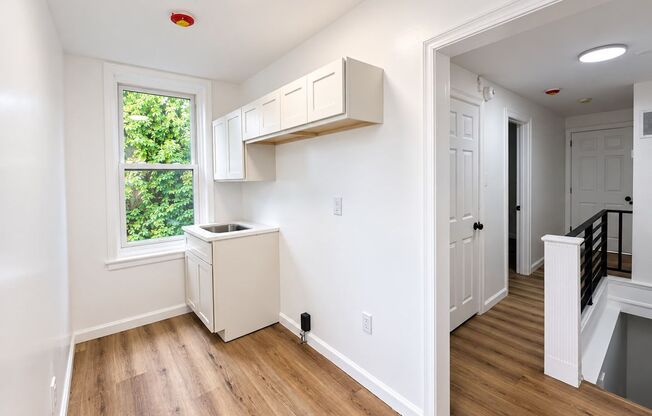 2 beds, 1 bath, $1,175, Unit #3