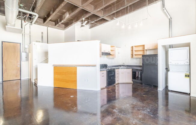 1 bed, 1 bath, 728 sqft, $1,615, Unit 147