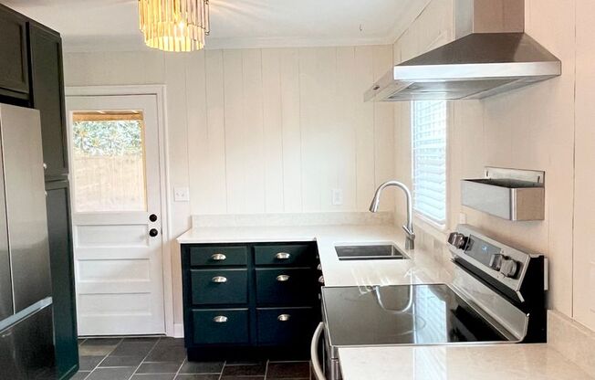Two Bed, One Bath Home in Ardsley Park