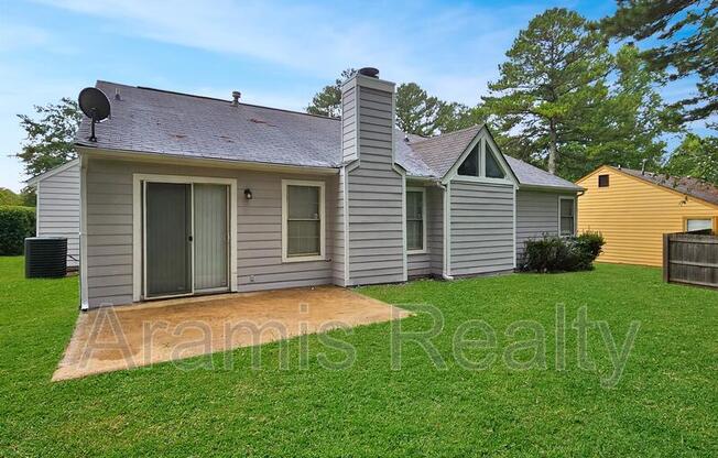 7819 TAYLOR CIR
