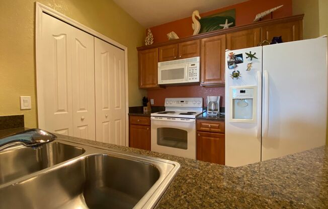 12940 Positano Cir #204-Amber