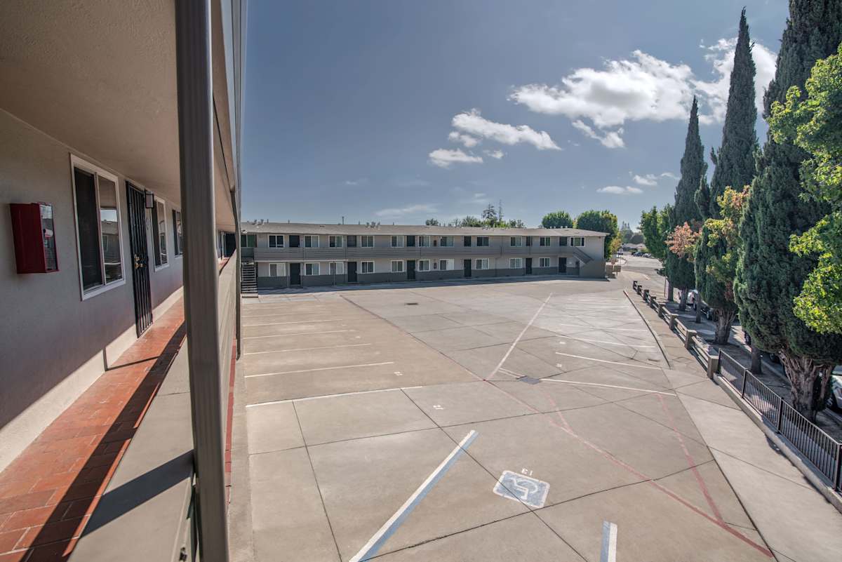 Willow Manor Apartments