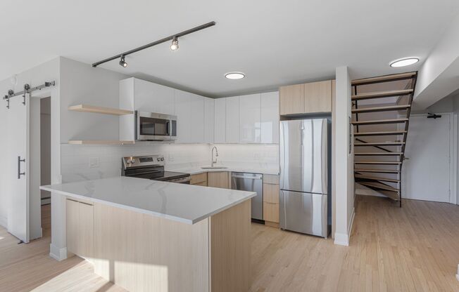 3 beds, 1.5 baths, 1,001 sqft, $3,250, Unit 6K