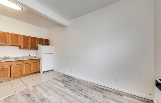 646 FOOTHILL BLVD
