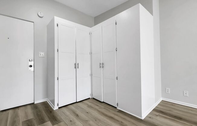 Studio, 1 bath, 615 sqft, $1,948, Unit 131