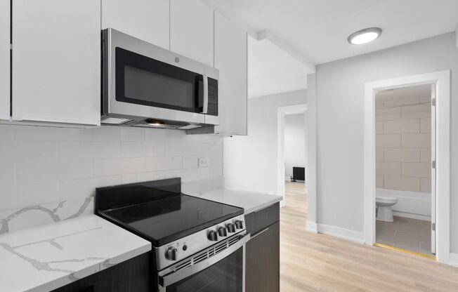 2 beds, 1 bath, 430 sqft, $1,995, Unit 7H