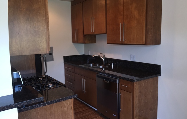 1 bed, 1 bath, 700 sqft, $2,250, Unit 7