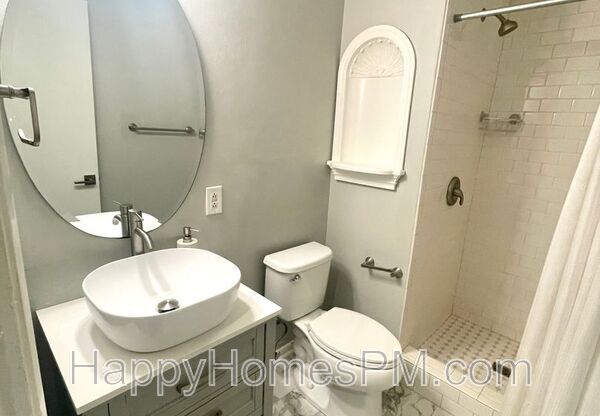 2 beds, 2 baths, 1,060 sqft, $2,200