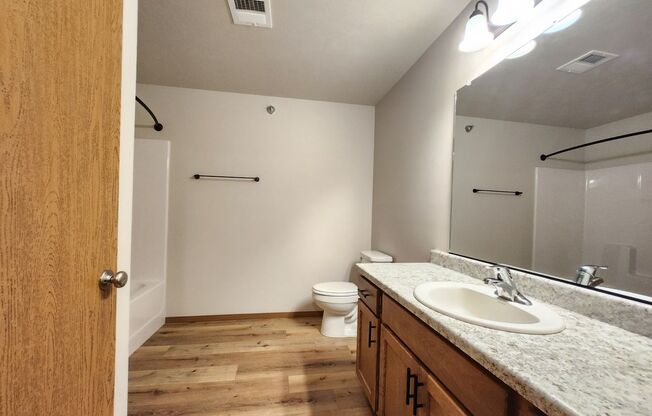 1 bed, 1 bath, 756 sqft, $1,195, Unit 3520 301