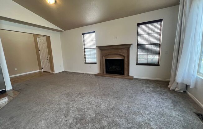 3 beds, 2.5 baths, $2,200