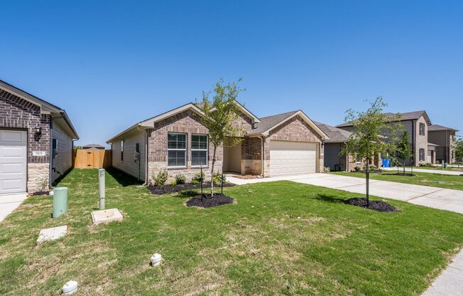 1,574 SF Home in Seguin - 3 BR / 2 BA - Arroyo Ranch!!!