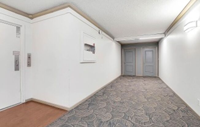 2 beds, 2 baths, $2,850, Unit #402