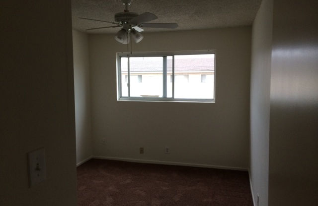 2 beds, 1.5 baths, $2,395, Unit 15