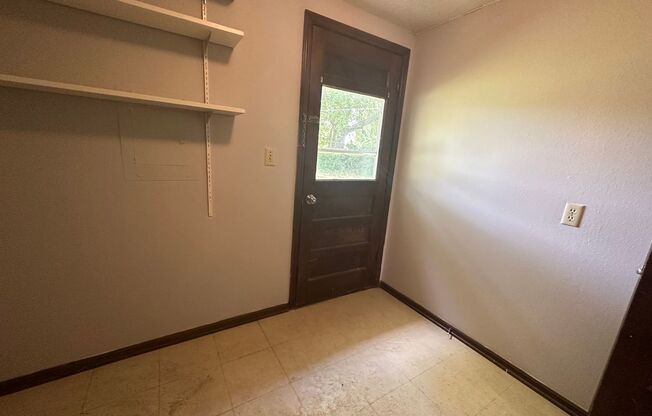 2 beds, 1 bath, $845