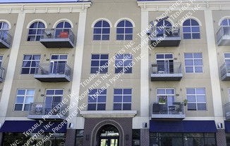 2900 N DOWNING ST