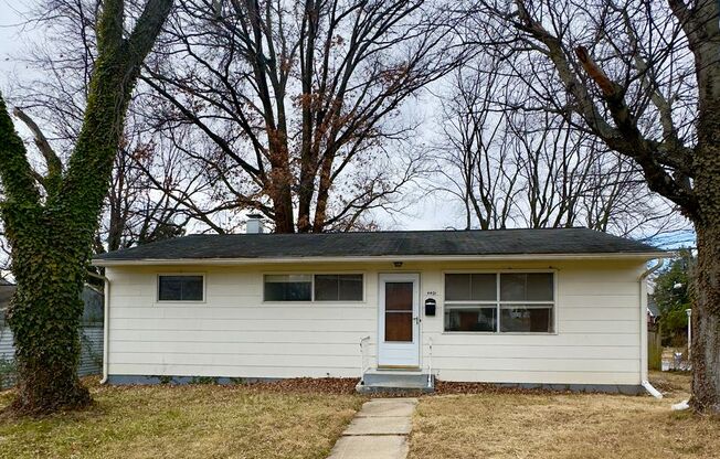 Charming 3 Bedroom/1 Bathroom Home with Large Backyard in Waltherson, MD!
