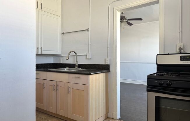 Studio, 1 bath, 450 sqft, $1,495, Unit 416