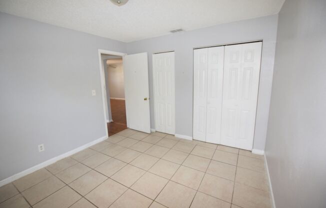 2 beds, 1 bath, $1,200