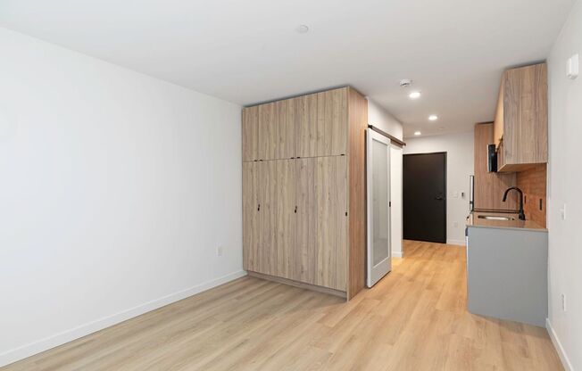 Studio, 1 bath, 314 sqft, $1,471, Unit 219