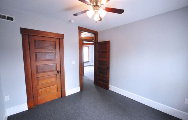 3 beds, 1 bath, $1,845, Unit 49E