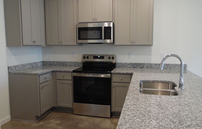 3 beds, 2 baths, 1,175 sqft, $1,590, Unit Unit B