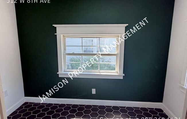 512 W 8 AVE