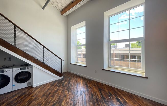 1 bed, 1 bath, 700 sqft, $1,595, Unit Unit 322 (Loft)