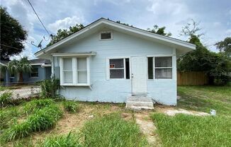 Updated 3/1 College Hill Home- Move In Ready!
