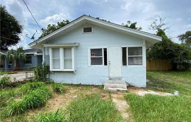 Updated 3/1 College Hill Home- Move In Ready!
