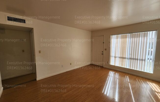 2 beds, 1 bath, $1,425, Unit B