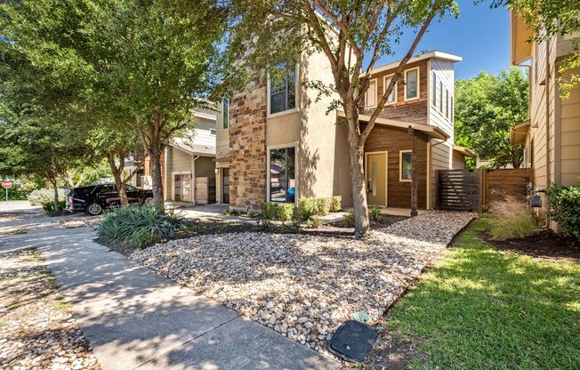 Stunning Modern Home in Desirable 78704 Neighborhood - Spacious 3 Bed, 3 Bath Oasis