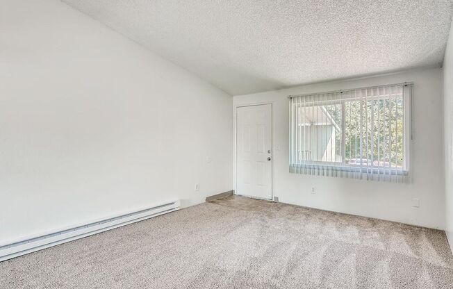 2 beds, 1 bath, 843 sqft, $1,299, Unit 036