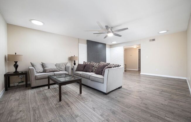 Unique 3 Bedroom Home in Collwood Park!
