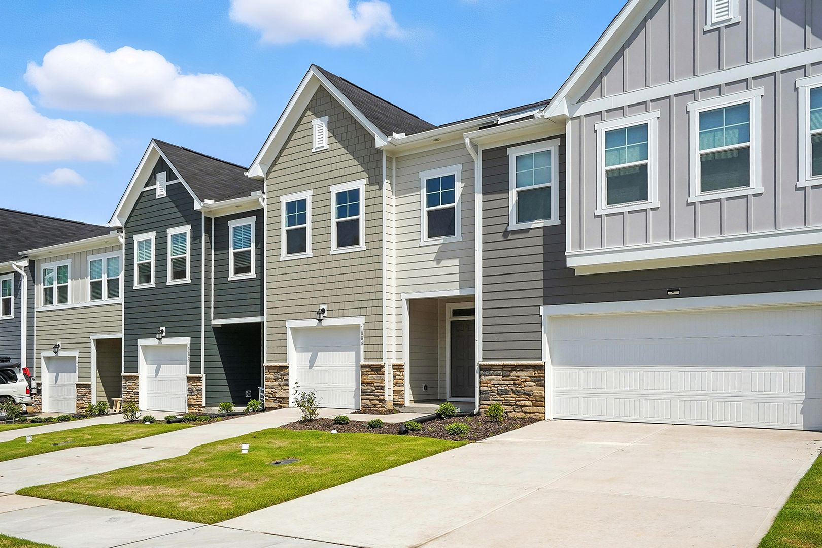 BRAND NEW TOWNHOME Available now, Depot 499 Apex!