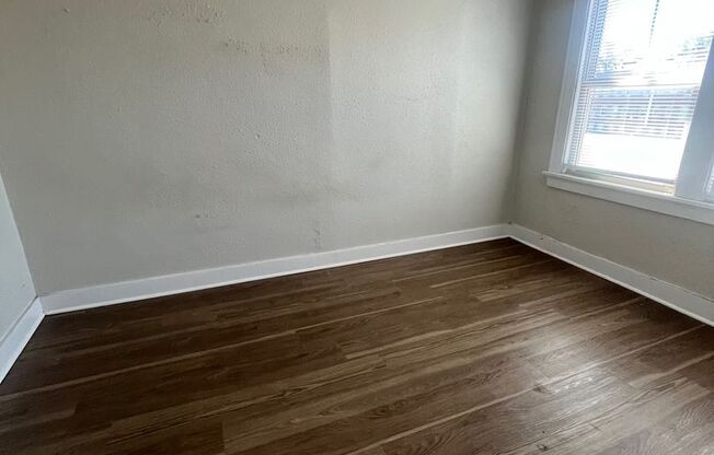 1 bed, 1 bath, $650, Unit 4