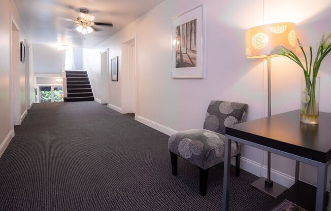 2 beds, 1 bath, 725 sqft, $1,795, Unit B102