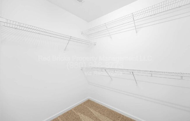 3 beds, 2.5 baths, 1,387 sqft, $1,695