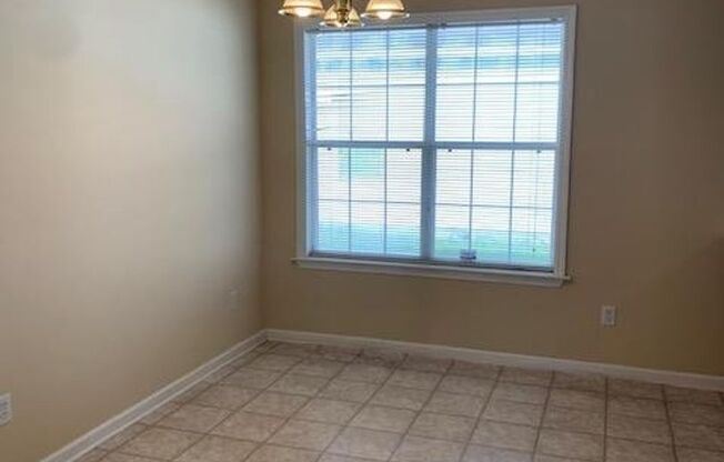 3 beds, 2 baths, $1,100