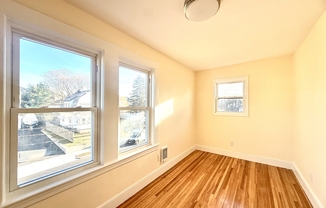 135 INDEPENDENCE AVE 