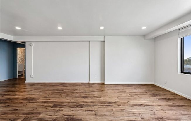 Large 1BR/1BA with Natural Light & Modern Finishes in Cleveland Park