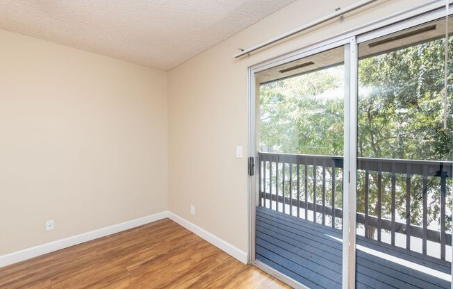 1 bed, 1 bath, 555 sqft, $1,795, Unit 47