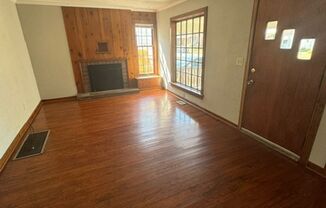 3 beds, 1 bath, $899