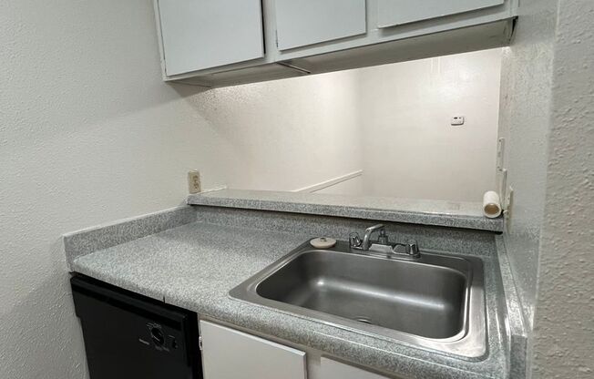 1 bed, 1 bath, 660 sqft, $1,000, Unit 108