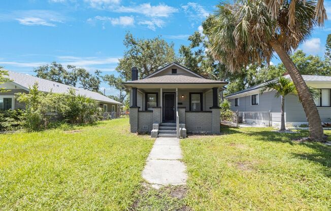 Cosy 2 bedroom 1 bath home with nice size yard $1990 SECTION 8 WELCOME