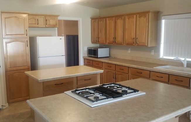 3 bd 2 bath Golf Course Living